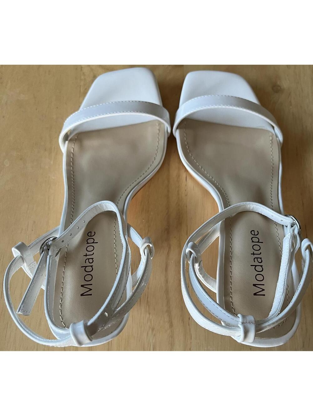 Women's Modatope White Strappy Low Heeled Sandals Size 6M New in Box